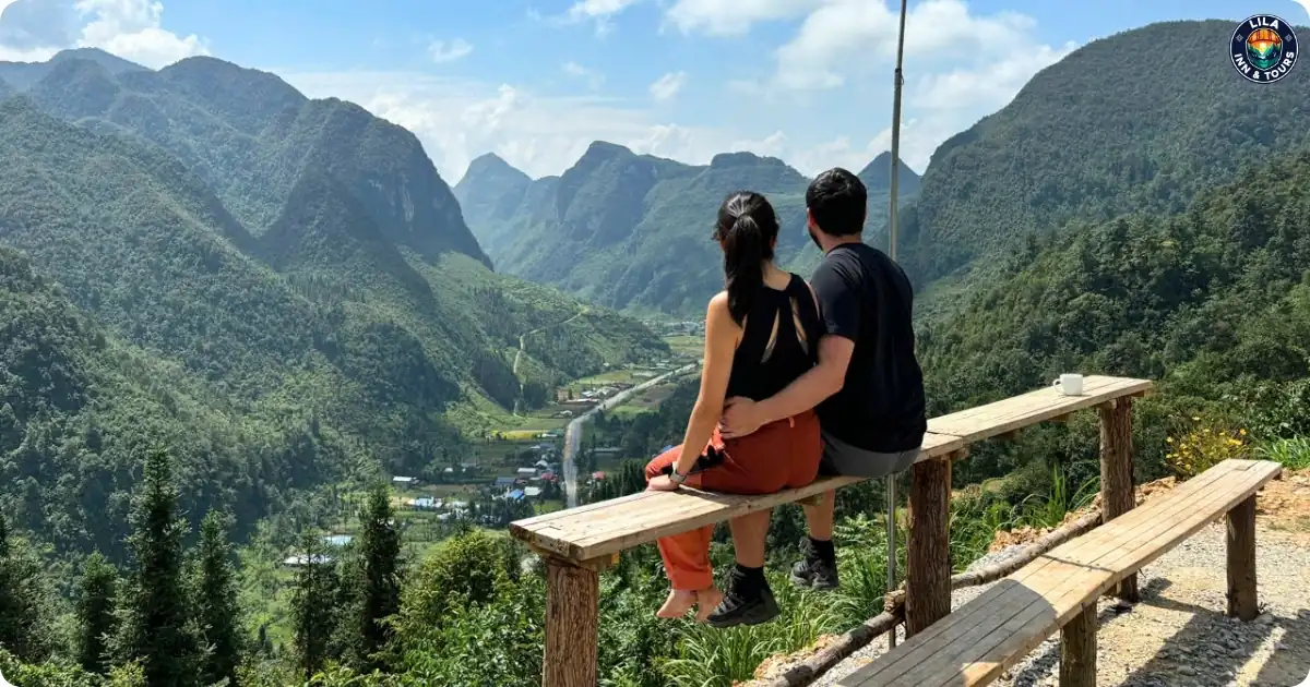 pho cao viewpoint along nine turn pass in ha giang loop tour 2 day