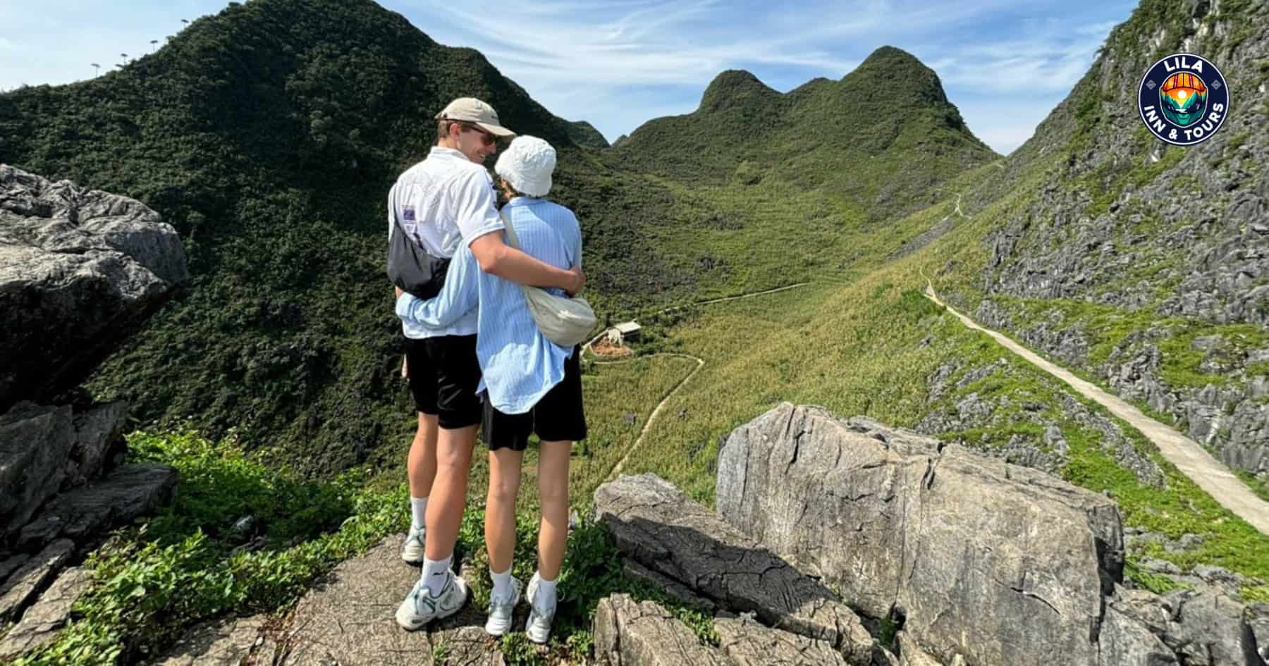 Take photo Ma Pi Leng Pass