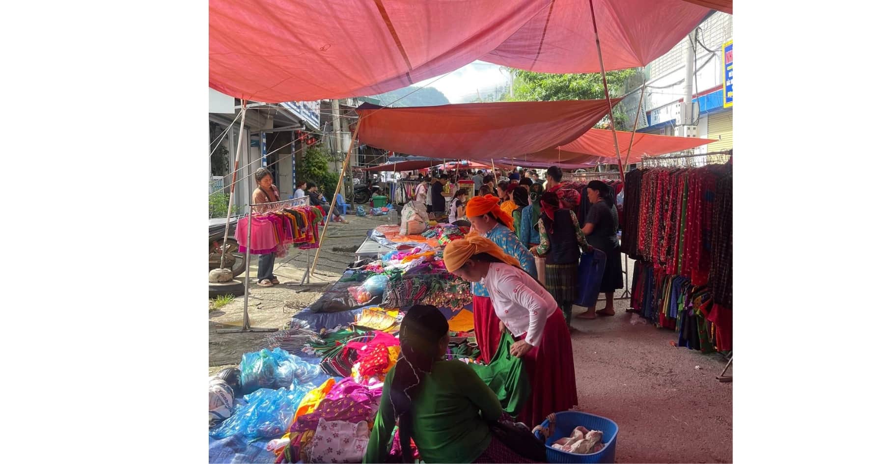 Meo Vac Market Costume