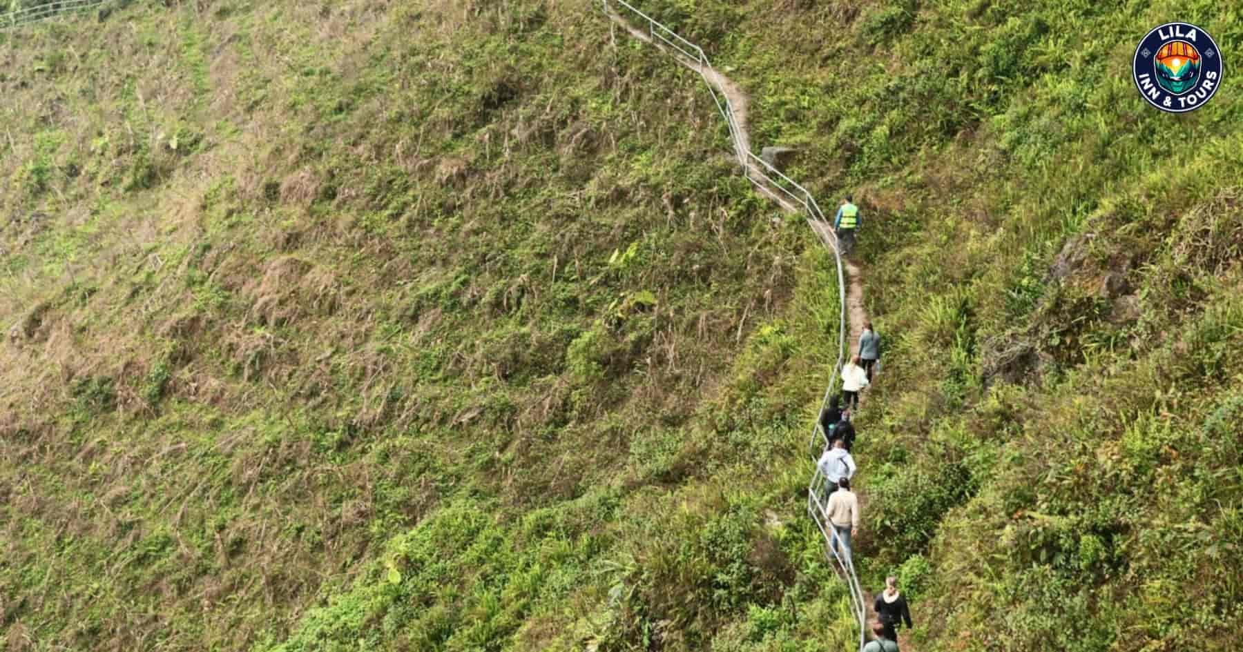 Road to White Cliff
